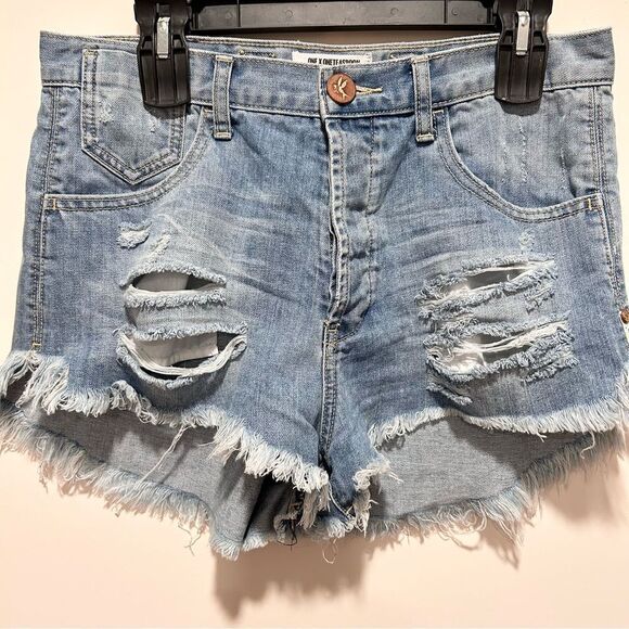 ONE TEASPOON BANDITS DISTRESSED
DENIM SHORTS size 26 - Picture 2 of 5